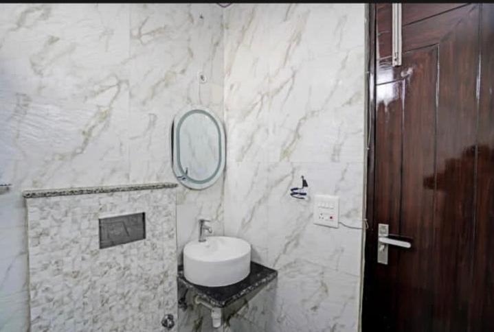 Savanna - A Boutique Stay Noida Kültér fotó